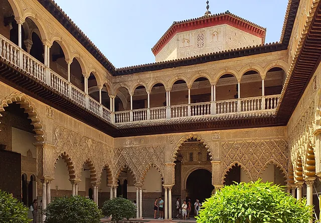 The Patio de las Doncellas seen from a corner, with the Renaissance upper gallery